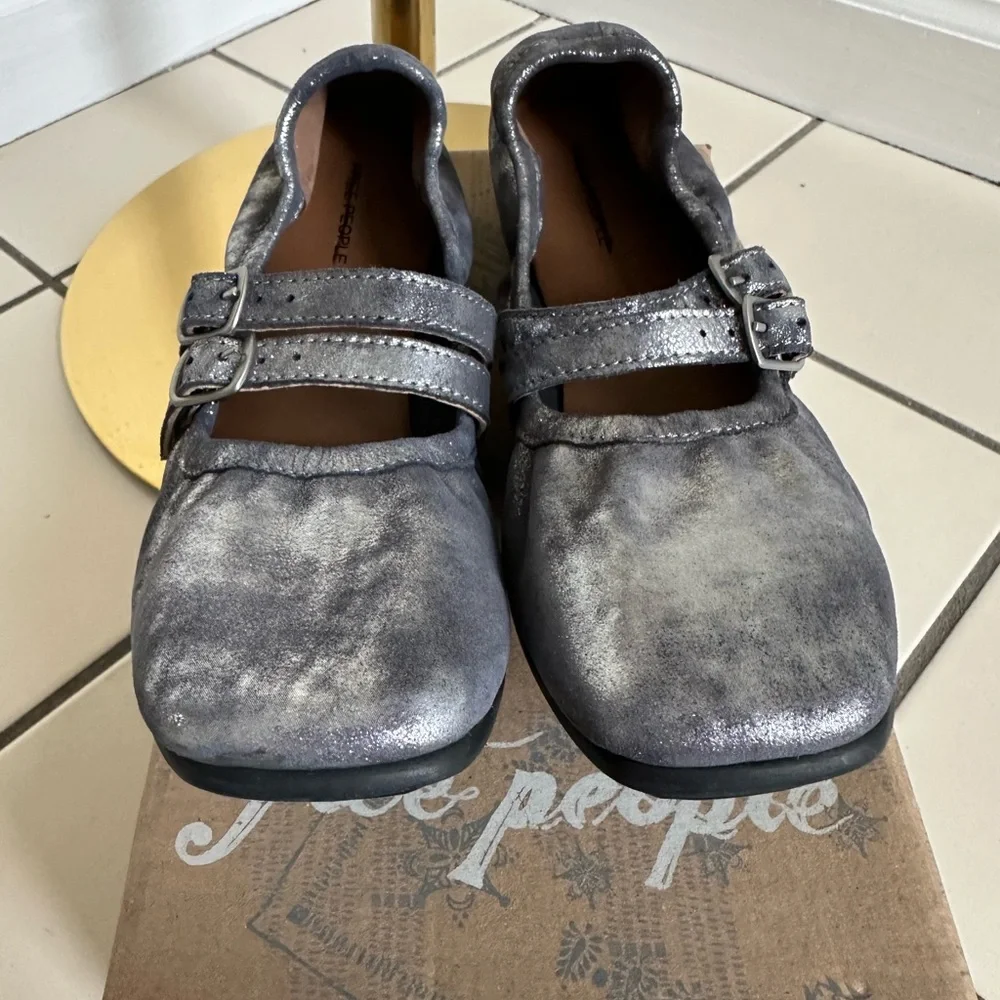 NWB Free People Silver Gemini Ballet Flats- Size 7